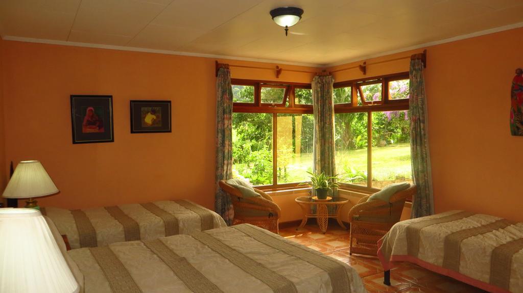 Guayabo Lodge Santa Cruz  Room photo